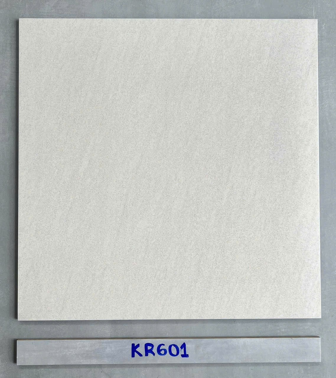 Gạch đá bán sứ mờ 60x60 KR601